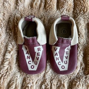 Minimoc Vancouver Canucks soft sole baby shoes burgundy & cream size C6